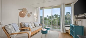 Across from the Beach - Sunsets, Ocean and Turtles