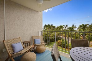 Property grounds - Across from the Beach - Sunsets, Ocean and Turtles (Waimea)