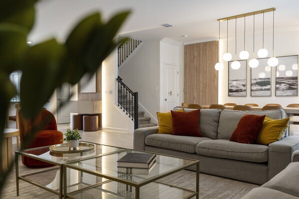 Smart TV, fireplace - Last Minute Disney! Private Pool, Hot Tub, Game Room & Themed Bedrooms. Book Now! #121733 (Orlando)