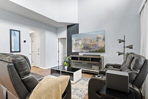 Smart TV, table football - Last Minute Disney! Private Pool, Hot Tub, Game Room & Themed Bedrooms. Book Now! #118651 (Orlando)