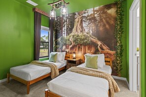 5 habitaciones, tabla de planchar con plancha, wifi y ropa de cama 