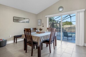 Interior - Lovely 3BD House w/ private pool (Davenport)