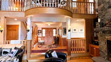 Smart-tv, pejs, bøger, musikbibliotek