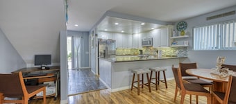 28 Sol Vista Complex - Spacious, Deck, BBQ, Common Pool + GOLF CART