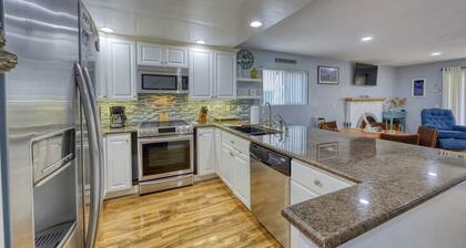 28 Sol Vista Complex - Spacious, Deck, BBQ, Common Pool + GOLF CART