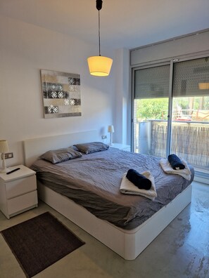 3 bedrooms, free WiFi, bed sheets - Elegant apartment on the beach Forum (Sant Adrià de Besòs)