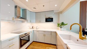 Fridge, microwave, oven, stovetop