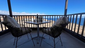 Outdoor dining - Boutique one bed sea views free wifi (Arona)