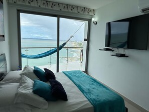 Grand Apartment | 2 bedrooms, blackout curtains, iron/ironing board, free WiFi
