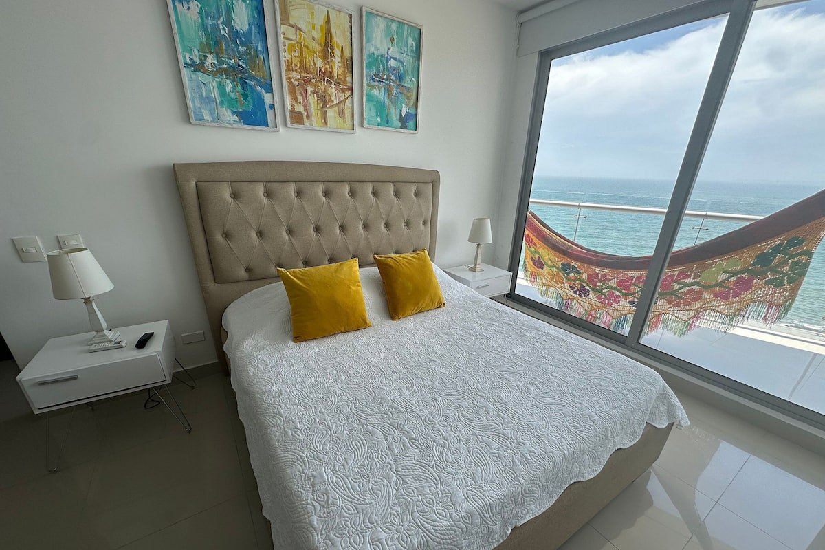 Comfort Apartment | 2 bedrooms, blackout drapes, iron/ironing board, free WiFi