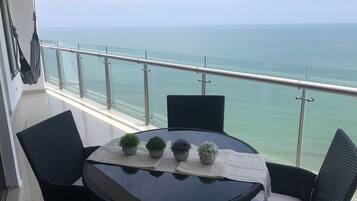 Grand-huoneisto | Ulkoruokailutilat