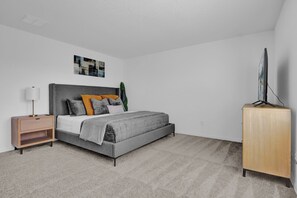 5 bedrooms, iron/ironing board, WiFi, bed sheets