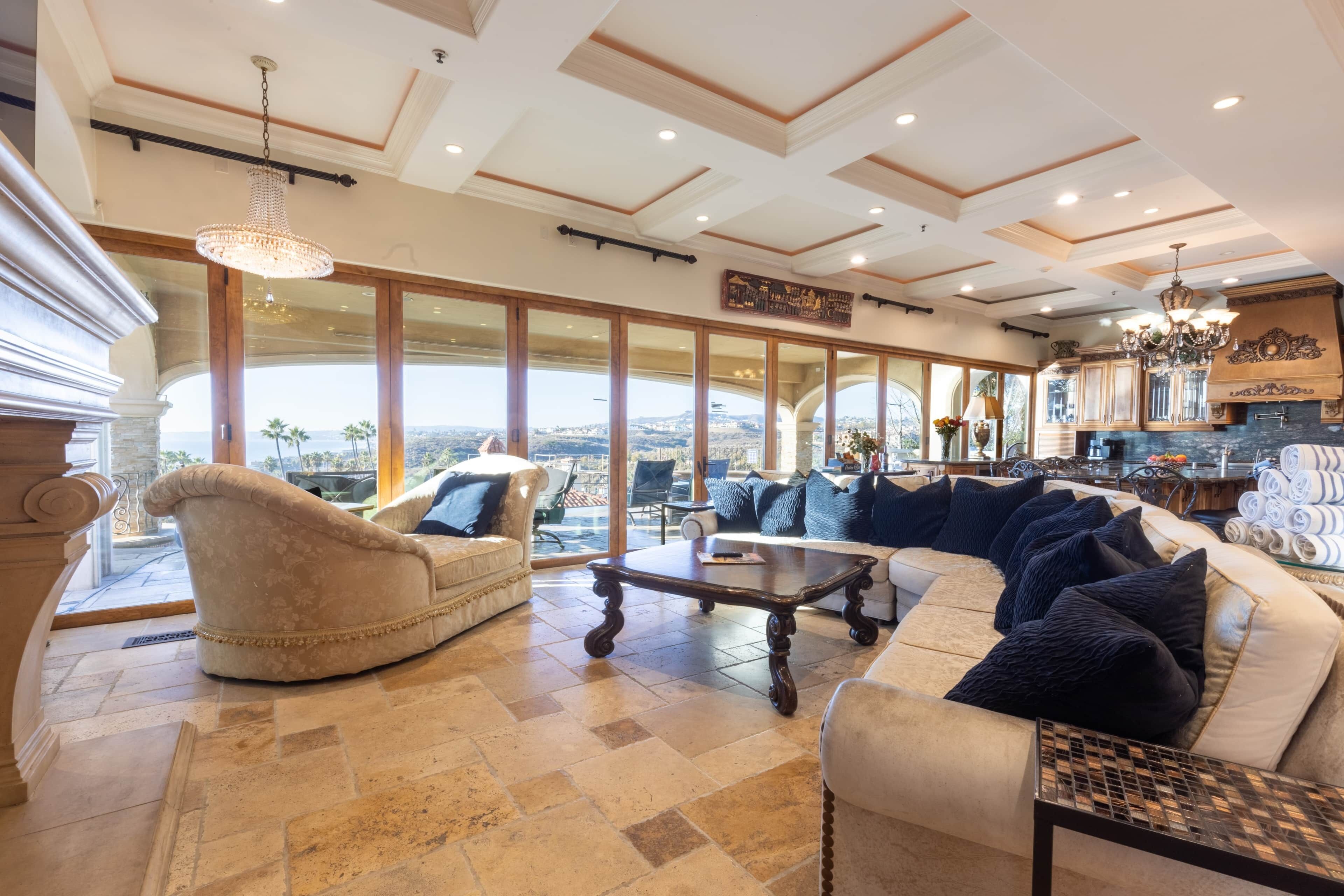 Smart-TV, peis og bordtennis