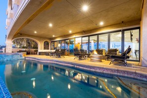 A heated pool - Luxury Ocean Bluff Villa (San Clemente)