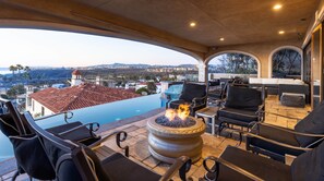 Terrace/patio - Luxury Ocean Bluff Villa (San Clemente)