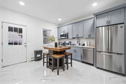 Hudson Oasis | Sleeps 10 | NYC| EWR | Free Parking
