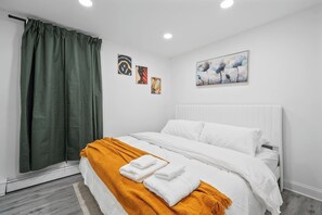 2 habitaciones, escritorio, tabla de planchar con plancha y wifi 