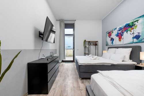 Design loft, fully equipped, terrace, 2 min Duisburg central station