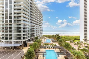 Exterior - 3BR 3BA Premium Oceanfront Condo (Riviera Beach)