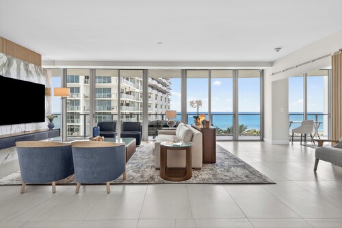 3BR 3BA Premium Oceanfront Condo