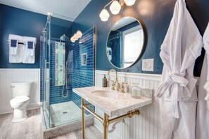Suite #4 | Bathroom | Hair dryer, bathrobes, towels, soap - Hudson Navigator (Hudson)