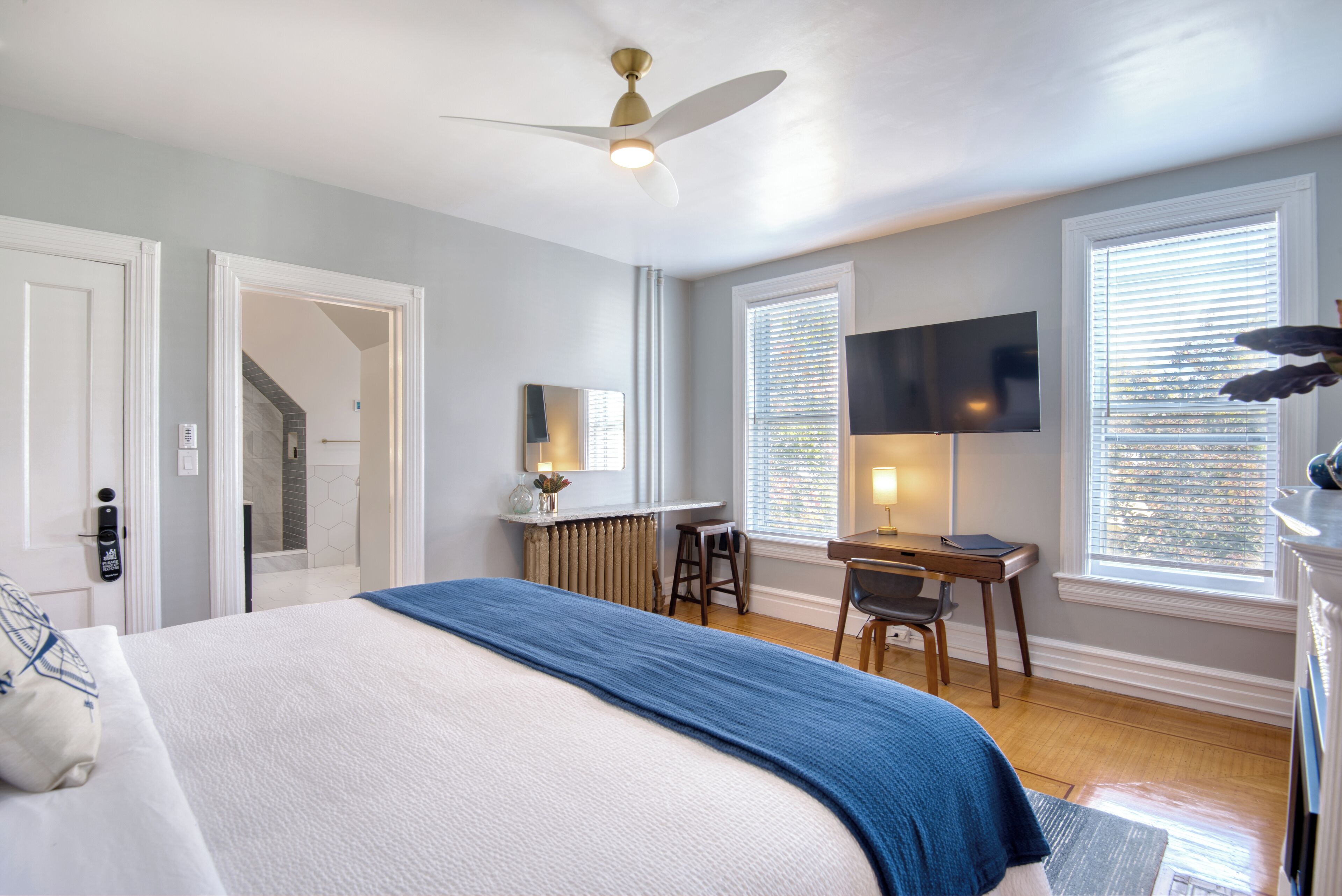 华丽套房 | 1 多间卧室、高档床上用品、加厚床垫、熨斗/熨衣板