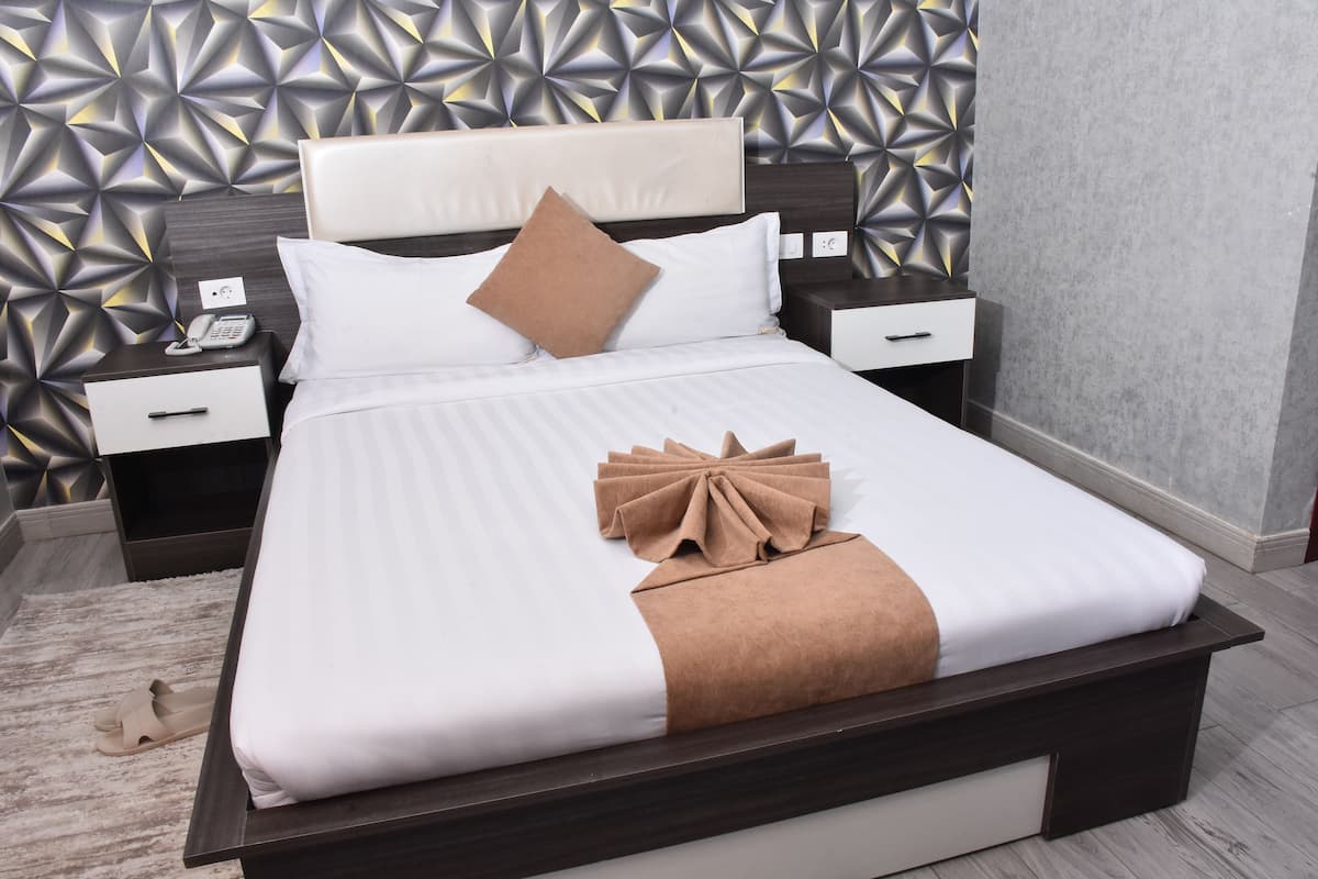 Laptop workspace, free WiFi, bed sheets, wheelchair access