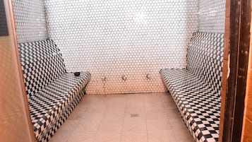 Sauna, hot tub, steam room, mud baths, hot stone massages