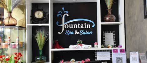 Sauna, hot tub, steam room, mud baths, hot stone massages