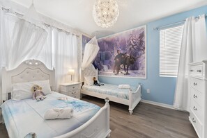 9 chambres, fer et planche à repasser, lit parapluie, Wi-Fi gratuit