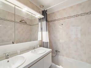 Apartment | Badezimmer