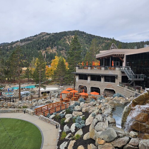 Everline King Fireplace Suite w/ Sweeping Views # 634