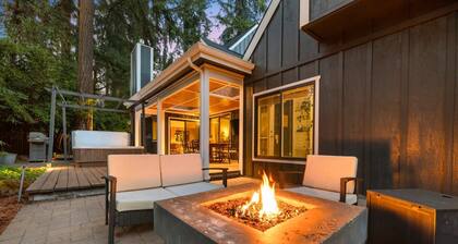 Peaceful Lake Oswego Retreat w/ Hot Tub & Firepit!