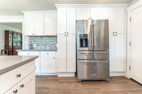 5 bed/3 bath with Game Room!