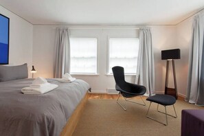 2 Schlafzimmer, Schreibtisch, Bügeleisen/Bügelbrett, WLAN