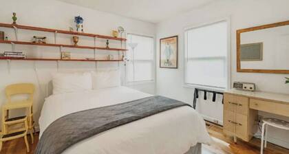 Vibrant 1950s Mt Scott Home