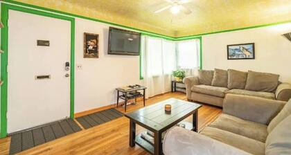 Vibrant 1950s Mt Scott Home