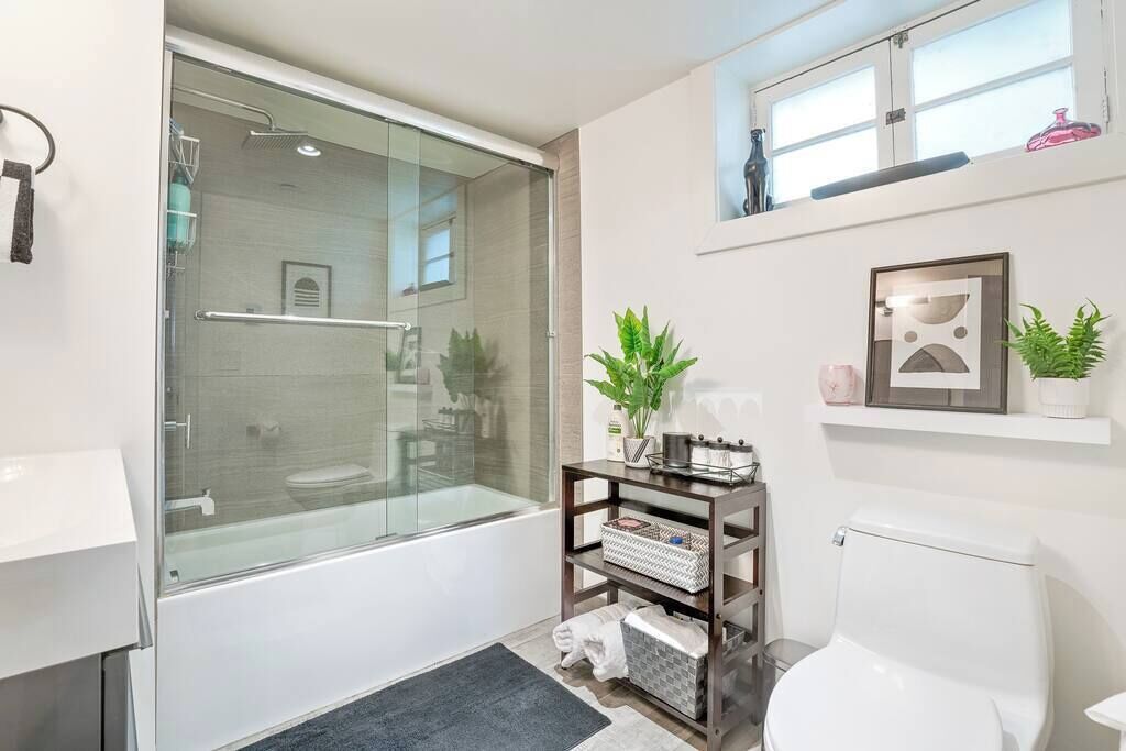 Bruser, hårtørrer, håndklæder, Shampoo