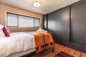 4 chambres, fer et planche à repasser, Wi-Fi, draps fournis