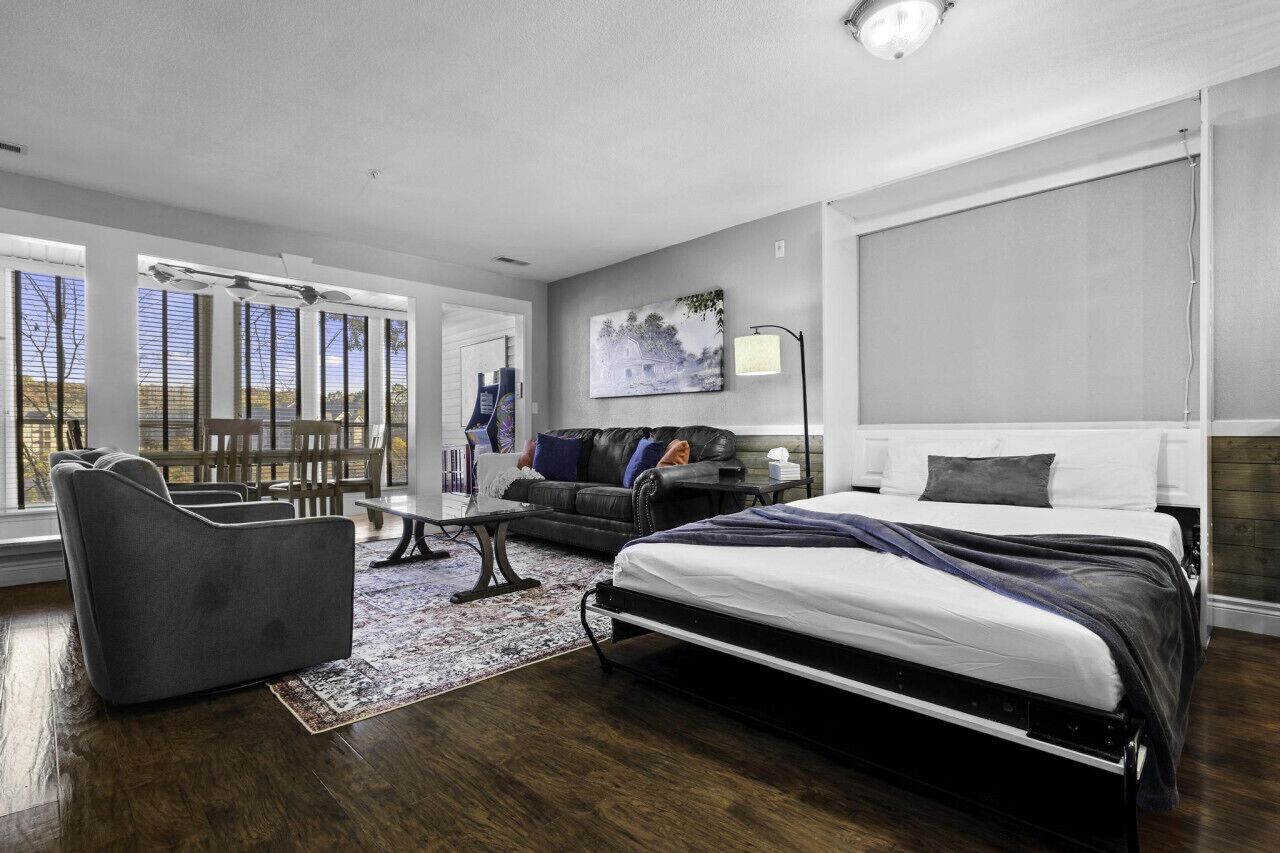 2 多间卧室、办公桌、熨斗/熨衣板、旅行婴儿床