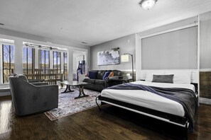 2 室のベッドルーム、デスク、アイロン / アイロン台、旅行用ベビーベッド