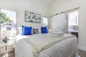 3 makuuhuonetta, silitysrauta/-lauta, Wi-Fi, vuodevaatteet