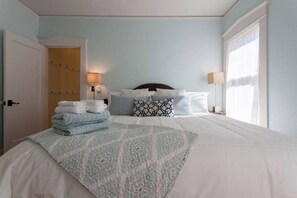 2 室のベッドルーム、アイロン / アイロン台、WiFi、ベッドシーツ