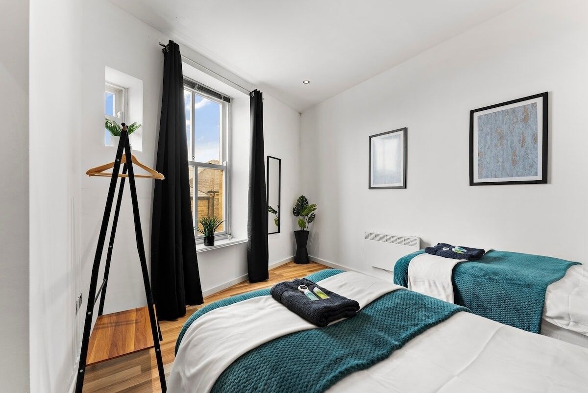 2 bedrooms, iron/ironing board, Internet, bed sheets