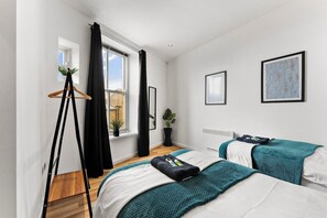 2 bedrooms, iron/ironing board, internet, bed sheets