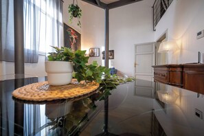 Interior - Apartment with mezzanine on the Lungarno in Pisa (Pisa)