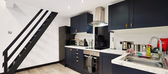 Elegant Yorkshire Abode - Great Location - Sleeps 19