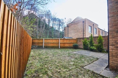 Stylish City Centre house - Parking & Garden