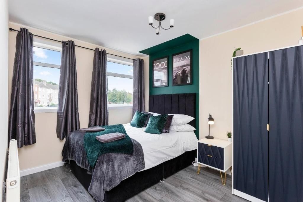 3 bedrooms, iron/ironing board, Internet, bed sheets