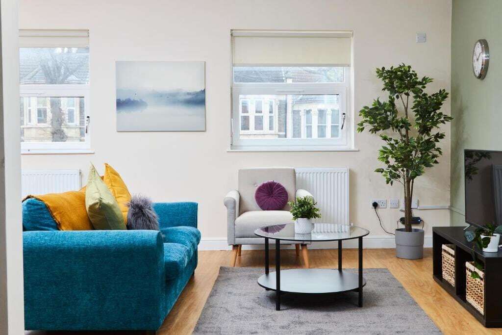 Lovely Bristol Gem - Sleeps 22 - Brístol